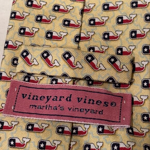 Vineyard Vines Men's Silk Tie Yellow Texas Flag Whale Logo Made In USA Preppy - Picture 3 of 5